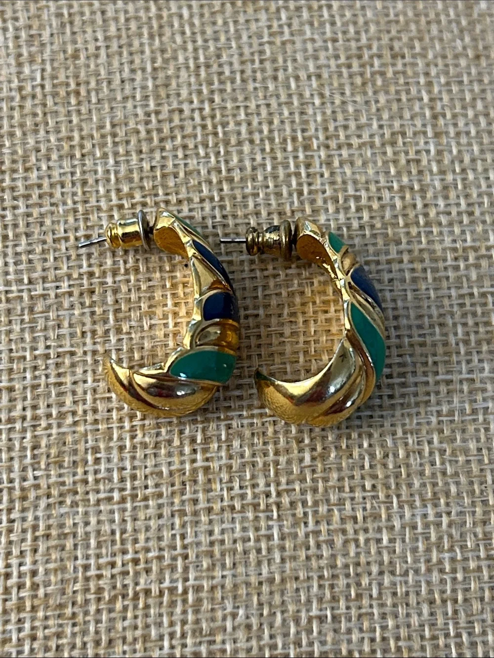 Avon Gold-Tone Green & Navy Enamel Post Back earrings